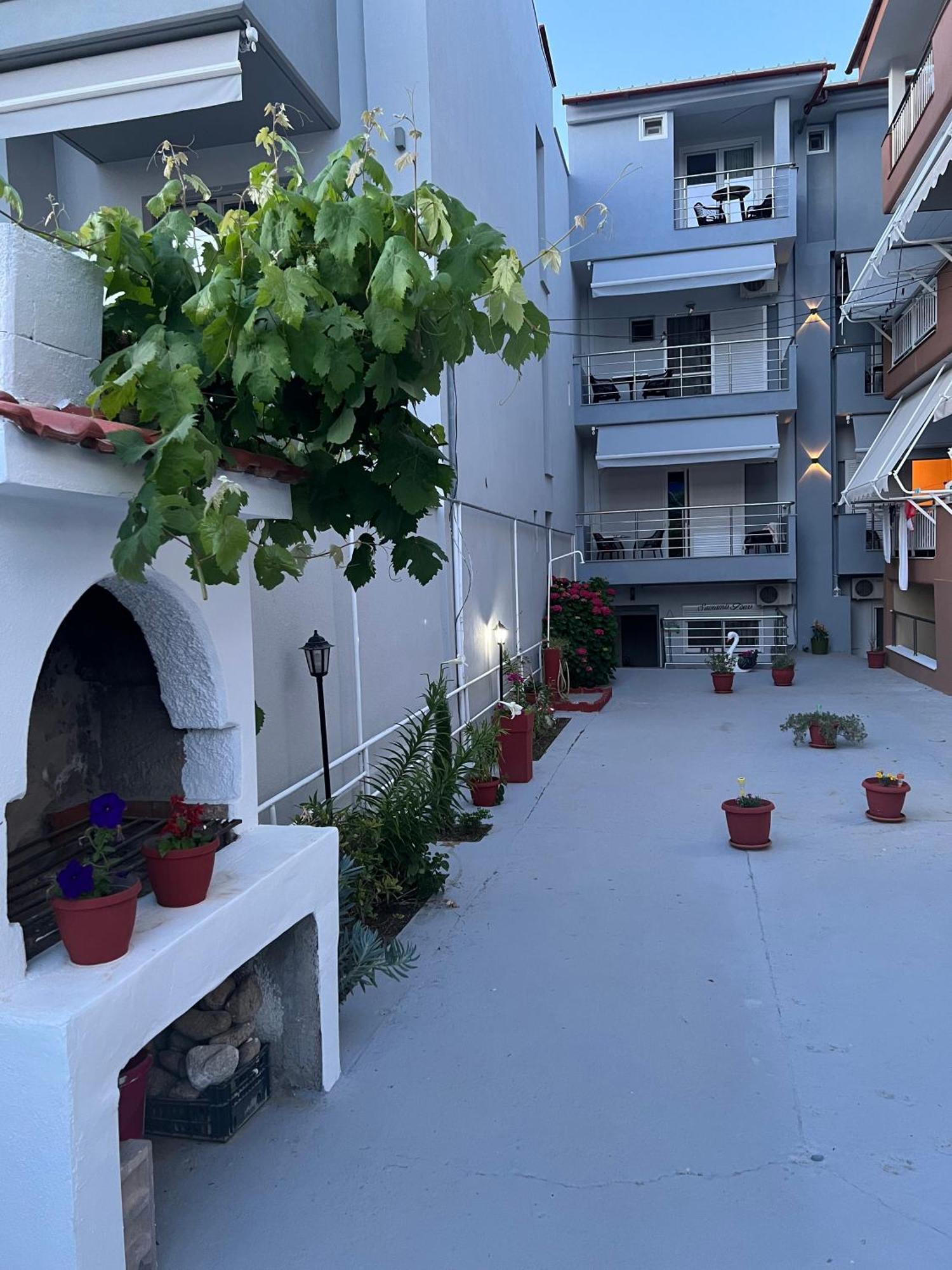 F&M House Semi Basement Sarti Exterior foto